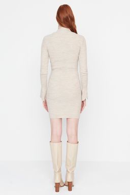 TRENDYOLMILLA Mavi Mini Triko Basic Dik Yaka Elbise TWOAW23EL01415  фото 13