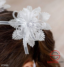 Бантик для волос на резинке из кружева