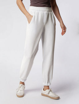 D44.137 Брюки женские белый