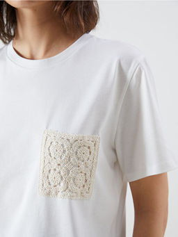 Bisiklet Yaka Dantel Cepli Kad?n Ti??rt