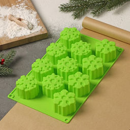 Форма для выпечки новогодняя Доляна Снежинка, силикон, 30?17.5 см, 11 ячеек, салатовая