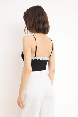 Siyah Renk Bloklu Vucuda Oturan V Yaka Dantel Detayl? C?tc?tl? Esnek Orme Body TWOSS26BD00012 - Trendyolmilla фото 4