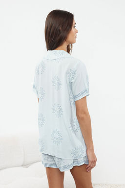 Trendyolmilla Ekru-Lacivert Gunes Desenli Viskon Sortlu Dokuma Pijama Tak?m? THMSS24PT00009  фото 31