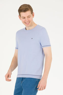 Мужской голубой трикотажный свитер