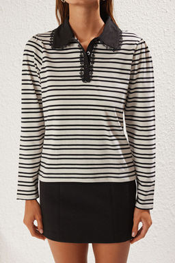 TRENDYOLMILLA Bordo Cizgili Dantel Detayl? Polo Yaka Relaxed/Rahat Kal?p Orme T-Shirt TWOSS25TS00104 фото 3