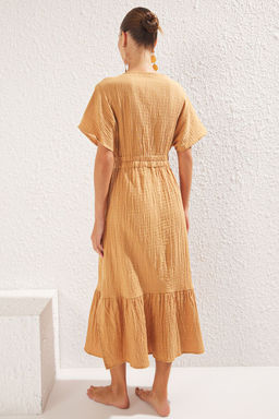 Bej Dokuma Buzgulu Maxi Plaj Elbise TBESS25EL00033 - Trendyolmilla фото 5