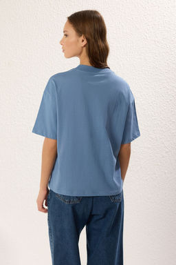 Indigo %100 Kal?n Pamuklu Dik Yaka Truvakar Kol Orme T-Shirt TWOSS24TS00074