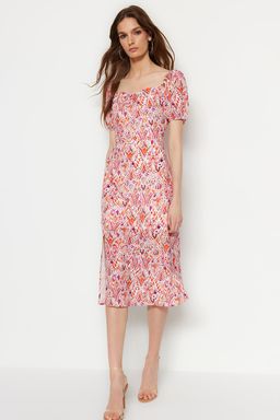 Pembe Desenli A Kesim Kare Yaka Y?rtmacl? Midi Astarl? Sifon Dokuma Elbise TWOSS23EL01846