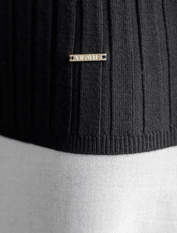 Джемпер тонкой вязки из вискозы с нейлоном