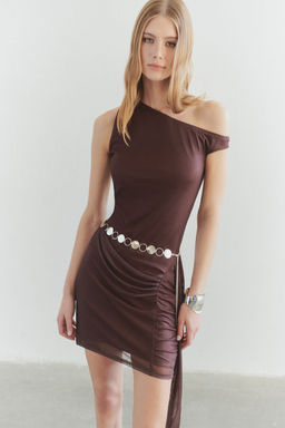 TRENDYOLMILLA Limited Edition Kahverengi Duz Asimetrik Bodycone/Vucuda Oturan Mini Orme Tul Elbise TWOSS25EL00464