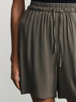 Шорты из вискозы с эластичным поясом / Zarina  фото 6