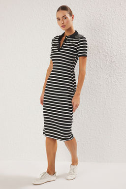 TRENDYOLMILLA Siyah Cizgili Polo Yaka Midi Esnek Orme Elbise TWOSS25EL00360 фото 2