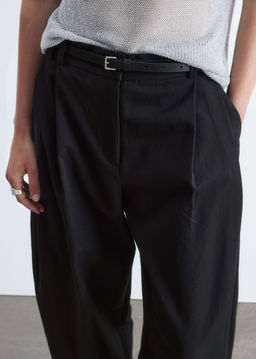 Pantalones recortados con perneras de barril