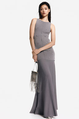 Falda acampanada de punto fino