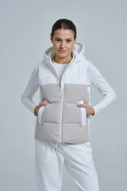 Пуховый жилет Белый