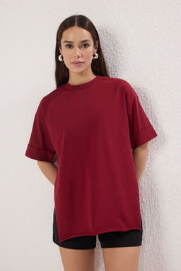 Bordo %100 Pamuk Duble Kol Asimetrik Boyfriend Orme T-Shirt TWOSS20TS0828