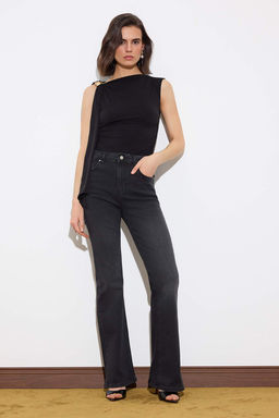 Limited Edition Siyah TOPARLAYICI Yuksek Bel Ekstra Esnek Flare Uzun Boy Jeans TWOSS26JE00103