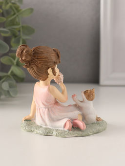 Фигурка полистоун «Девчушка с котёнком на лужайке», розовый, 9.5×6.5×8.5 см