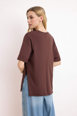 Koyu Kahverengi Cizgili Duble Kol Asimetrik Boyfriend Orme T-Shirt TWOSS20TS0828