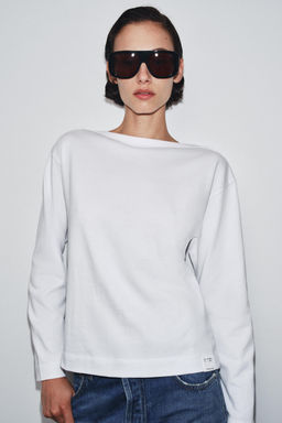BOAT NECK T-SHIRT WITH LABEL - Zara фото 2