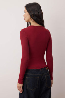 Bordo Bisiklet Yaka Dugmeli Fitted/Vucuda Oturan Esnek Fittilli Orme Bluz TWOAW26BZ00063