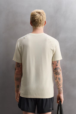 SEAMLESS TECHNICAL T-SHIRT - Zara фото 3