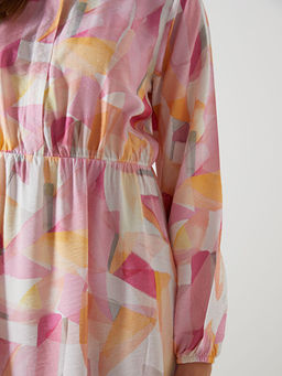 G?mlek Yaka Desenli Elbise