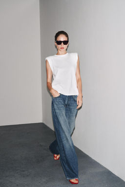 SLEEVELESS SHOULDER PAD T-SHIRT - Zara фото 9