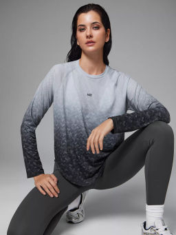 Спортивный рашгард свободного кроя