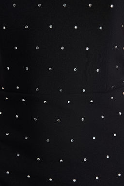 TRENDYOLMILLA Siyah Tas Bask?l? Straplez Dokuma K?sa S?k Abiye Elbise TPRSS23EL00577 фото 5