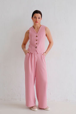 12630 Костюм брючный с жилетом пудровый