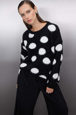 Siyah Genis Kal?p Yumusak Dokulu Puantiyeli Triko Kazak TWOAW26KZ00225