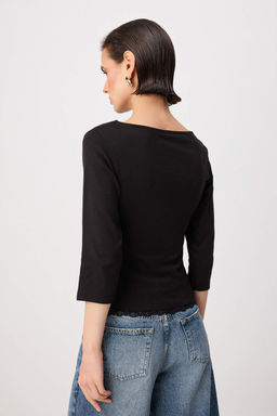 Siyah Dantel Detayl_ Fitted Kay_k Yaka Truvakar Kol Pamuklu Esnek _rme T-Shirt TWOAW27TS00003 - Trendyolmilla фото 4
