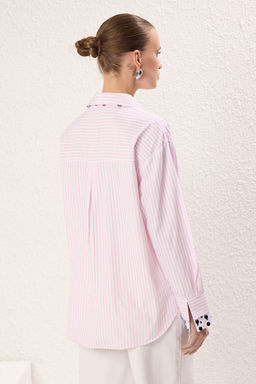 TRENDYOLMILLA Ac?k Pembe Yaka Ve Mansette Payet Tas Detayl? Overszie Genis Kal?p Dokuma Gomlek TWOSS25GO00043  фото 4
