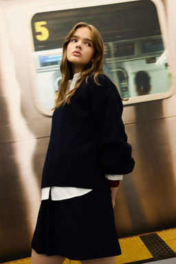 Трикотажный свитер оверсайз широкого кроя с v-образным вырезом Снова в школу - Defacto фото 3