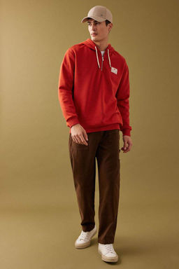 Брюки прямого кроя с нормальной талией и нормальной талией