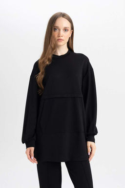 Туника стандартного кроя с круглым вырезом и длинными рукавами