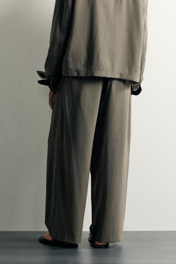 PANTAL?N RELAXED FIT FLUIDO PLIEGUES / crudo/kaki - Zara фото 3