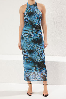 Mavi Soyut Bodycone/Vucuda Oturan Halter Yaka Maxi Orme Elbise TWOSS25EL00085 - Trendyolmilla фото 4