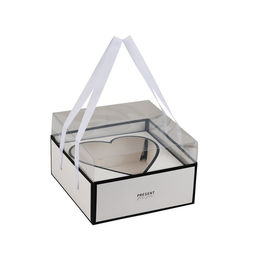 Коробка для цветов с фигурным вкладышем и пластиковой крышкой Present, 23.5 х 23.5 х 15 см