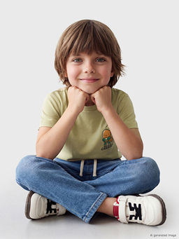 Bask?l? Erkek ?ocuk Ti??rt