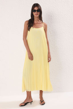 TRENDYOLMILLA Siyah Duz Y?rtmacl? Maxi Piliseli A-line Esnek Orme Elbise TWOSS25EL00170 фото 19