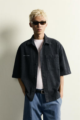 SOBRECAMISA BOXY FIT TEXTURA BORDADO / Marino