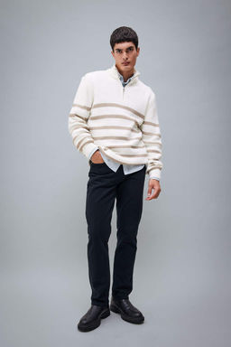 Хлопковые брюки повседневного кроя узкого кроя