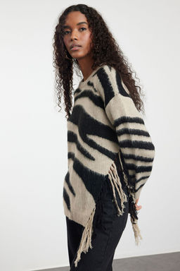 Vizon Yumusak Dokulu Zebra Desenli Triko Kazak TWOAW25KZ00178 - Trendyolmilla фото 2