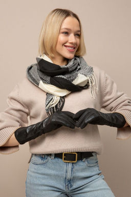 Палантин с классическим клетчатым принтом