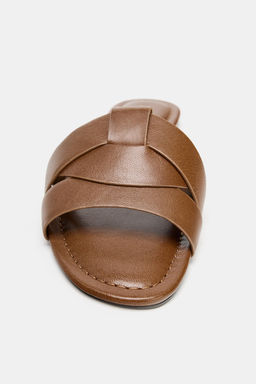 SANDALIA PLANA PIEL CRUZADA / Marr?n - Zara фото 4