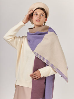 В СОСТАВЕ ШЕРСТЬ И КАШЕМИР Большой, мягкий, теплый однотонный двусторонний палантин. - Tantino фото 4