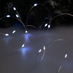 Гирлянда «Нить» 2 м роса, IP20, серебристая нить, 20 LED, батарейки CR2032×2 (в комплекте), свечение белое