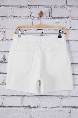 Beyaz Yuksek Bel City Boy Denim Sort TWOSS25SR00172